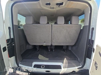 2015 Nissan NV3500 HD Passenger S 146.1" WB - miniatura 17