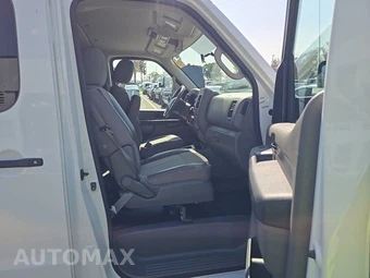 2015 Nissan NV3500 HD Passenger S 146.1" WB - miniatura 8