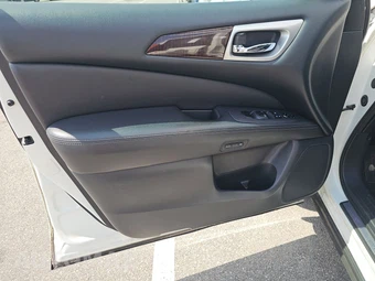 2015 Nissan Pathfinder Platinum - miniatura 9