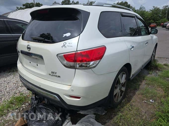 2015 Nissan Pathfinder Platinum – miniatura 3