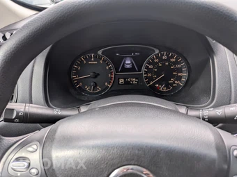 2015 Nissan Pathfinder S - miniatura 10