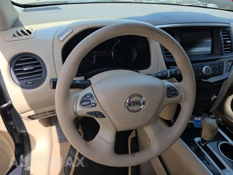 2015 Nissan Pathfinder S – miniatura 10