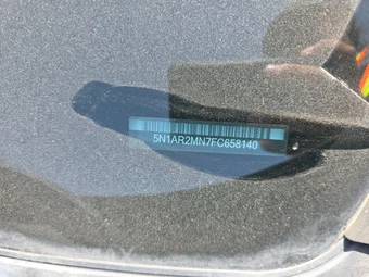 2015 Nissan Pathfinder S – miniatura 15