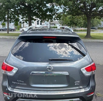 2015 Nissan Pathfinder SL - miniatura 10