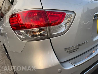 2015 Nissan Pathfinder SL - miniatura 130