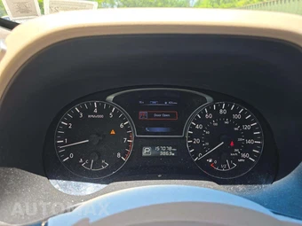 2015 Nissan Pathfinder SL – miniatura 9
