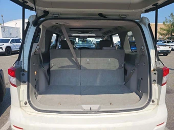 2015 Nissan Quest Platinum 118.1" WB - miniatura 15