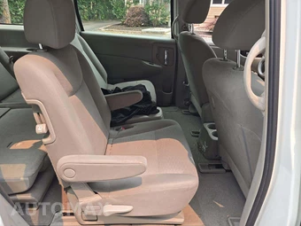2015 Nissan Quest S 118.1" WB - miniatura 17