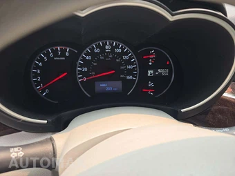 2015 Nissan Quest S 118.1" WB - miniatura 9