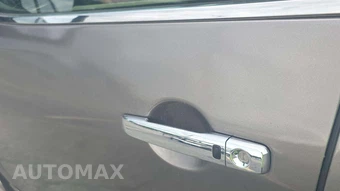 2015 Nissan Quest SV 118.1" WB - miniatura 21
