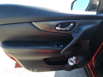 2015 Nissan Rogue S – miniatura 9