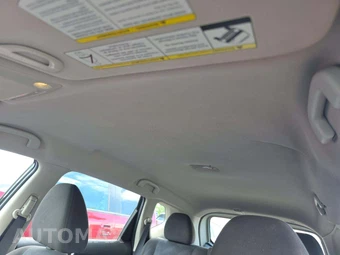 2015 Nissan Rogue S – miniatura 11
