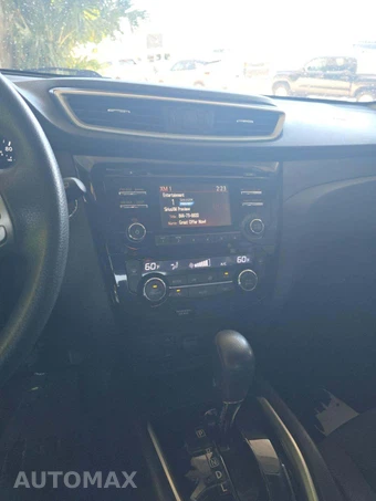 2015 Nissan Rogue SV – miniatura 10