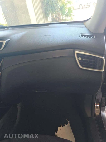 2015 Nissan Rogue SV – miniatura 19