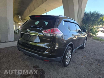2015 Nissan Rogue SV – miniatura 3