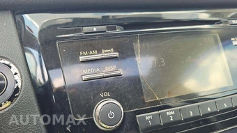 2015 Nissan Rogue SV – miniatura 22