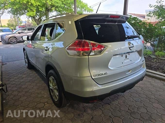 2015 Nissan Rogue SV – miniatura 2