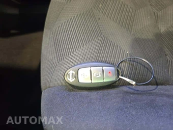 2015 Nissan Rogue SV – miniatura 8