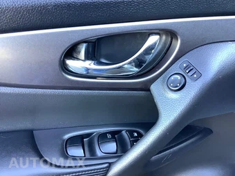2015 Nissan Rogue SV - miniatura 12