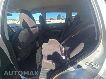 2015 Nissan Rogue SV – miniatura 13