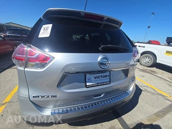 2015 Nissan Rogue SV – miniatura 5