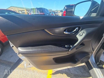 2015 Nissan Rogue SV – miniatura 9