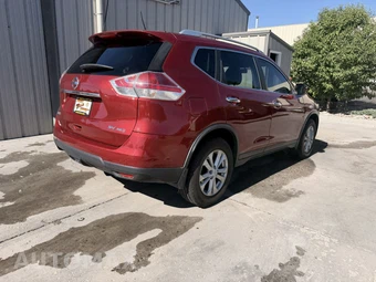 2015 Nissan Rogue SV - miniatura 3