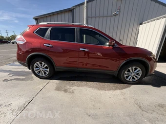 2015 Nissan Rogue SV - miniatura 4