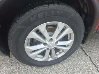 2015 Nissan Rogue SV – miniatura 24