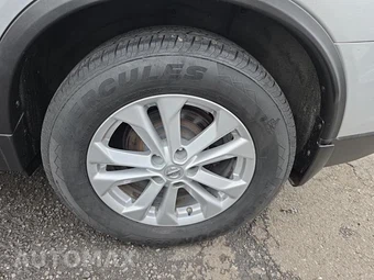 2015 Nissan Rogue SV – miniatura 11