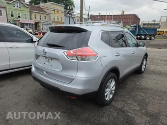 2015 Nissan Rogue SV – miniatura 4
