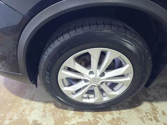 2015 Nissan Rogue SV – miniatura 8