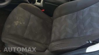 2015 Nissan Rogue SV – miniatura 43