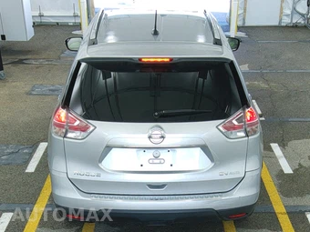 2015 Nissan Rogue SV – miniatura 5