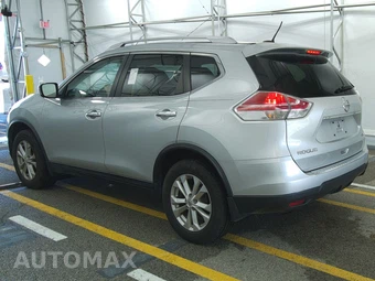 2015 Nissan Rogue SV – miniatura 6