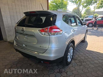 2015 Nissan Rogue SV - miniatura 3