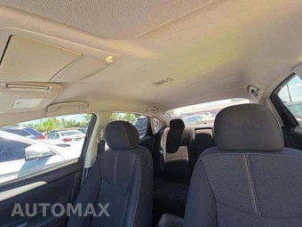 2015 Nissan Sentra S – miniatura 11