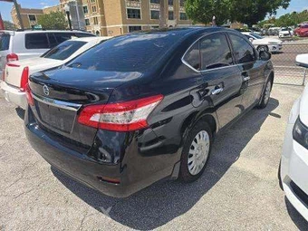 2015 Nissan Sentra S – miniatura 3