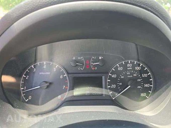 2015 Nissan Sentra S – miniatura 9