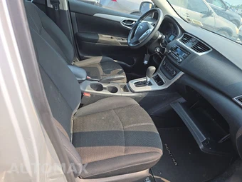 2015 Nissan Sentra S – miniatura 2