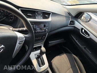 2015 Nissan Sentra S – miniatura 5