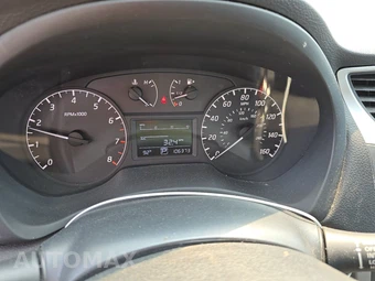2015 Nissan Sentra S – miniatura 6