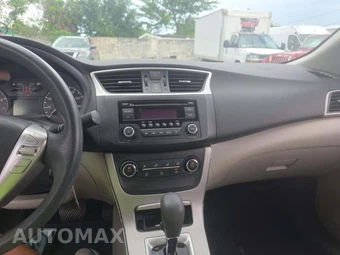2015 Nissan Sentra S – miniatura 10