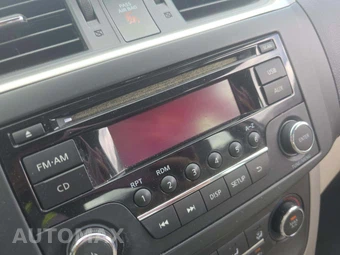 2015 Nissan Sentra S – miniatura 21