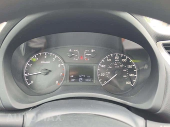 2015 Nissan Sentra S – miniatura 6