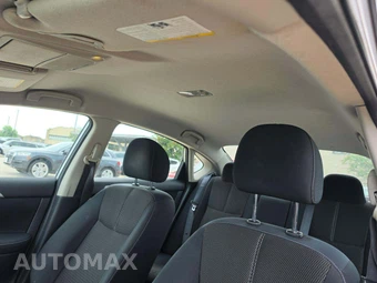 2015 Nissan Sentra S – miniatura 8