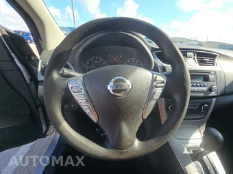 2015 Nissan Sentra S – miniatura 10