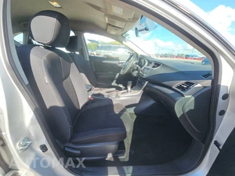 2015 Nissan Sentra S – miniatura 8