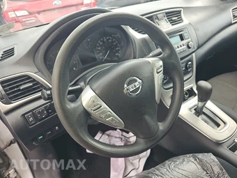 2015 Nissan Sentra S – miniatura 10