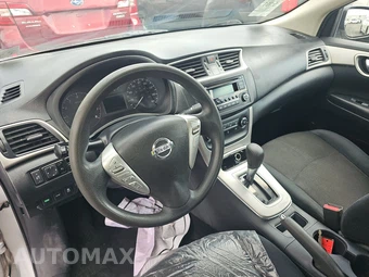 2015 Nissan Sentra S – miniatura 11